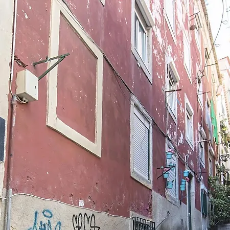 Alfama Typical Beco Dos Ramos * Lissabon
